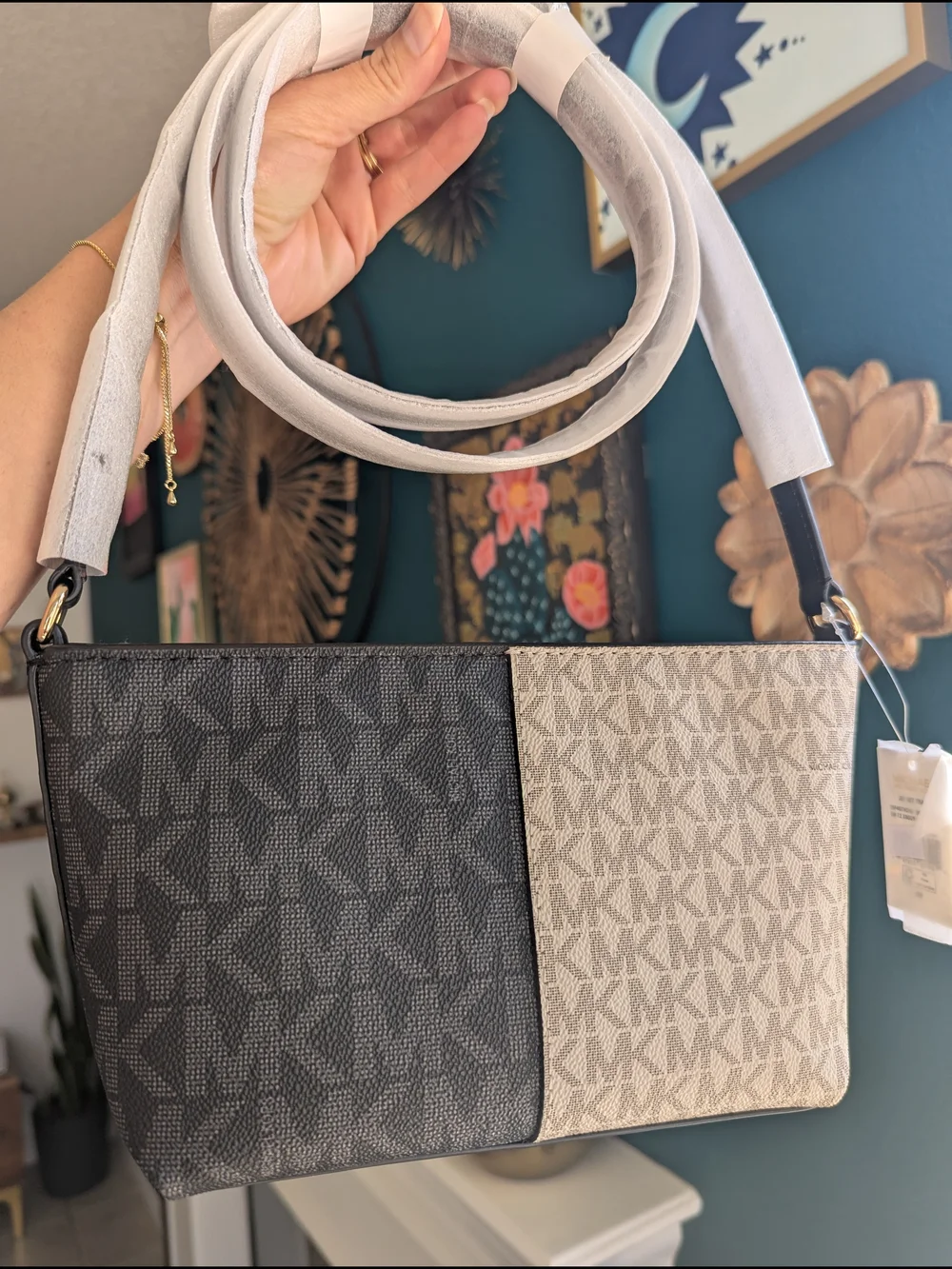 Michael Kors Jet Set Travel Two-Tone Signature Crossbody - Beige & Black